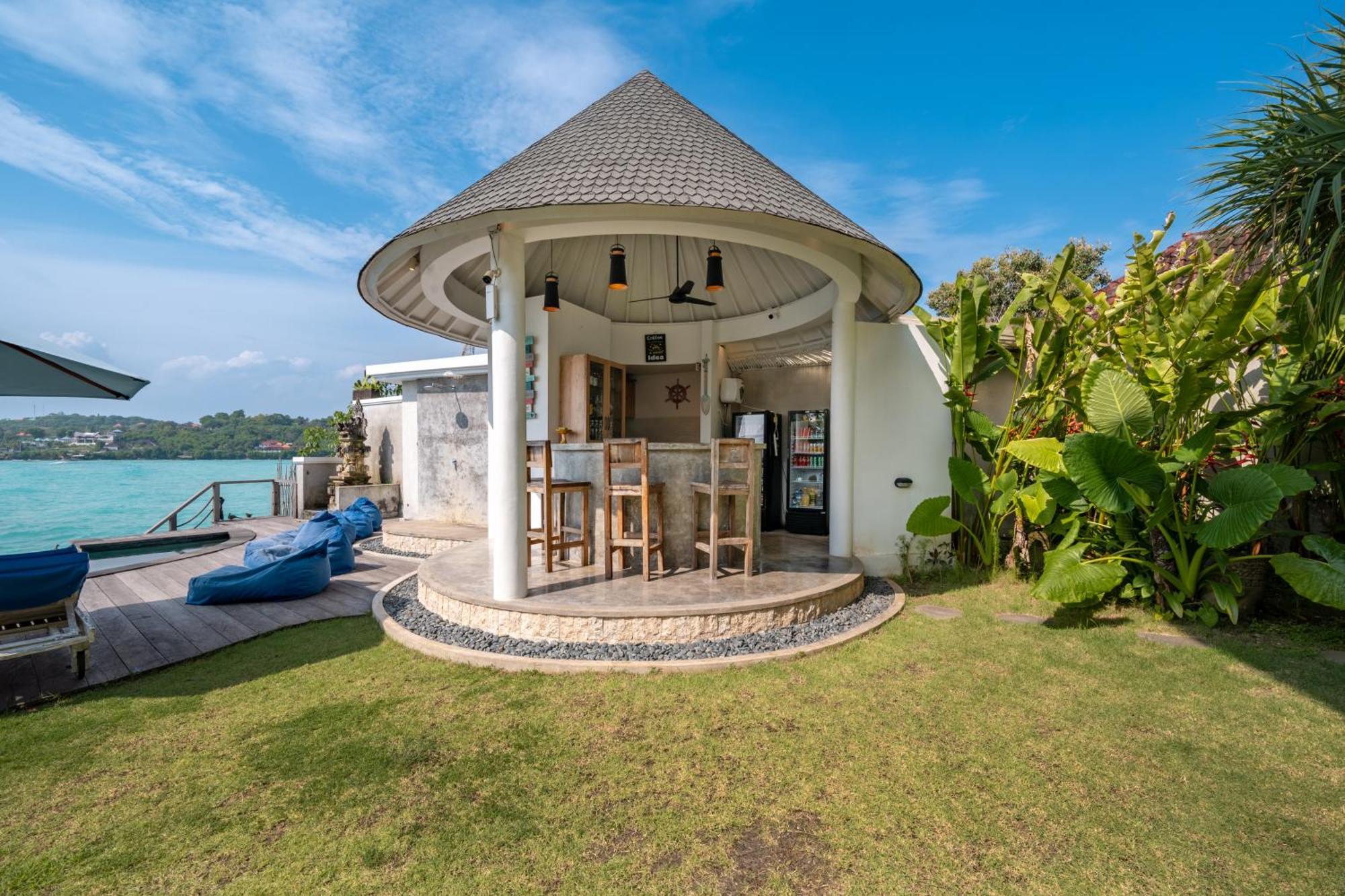 Ceningan Beachside Villas Nusa Lembongan  Exterior photo