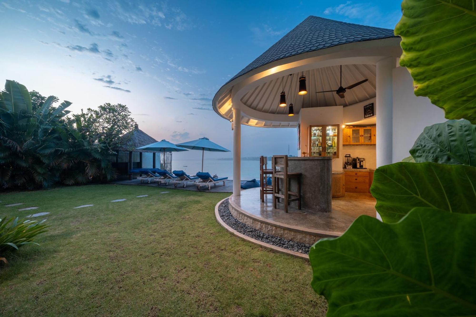 Ceningan Beachside Villas Nusa Lembongan  Exterior photo