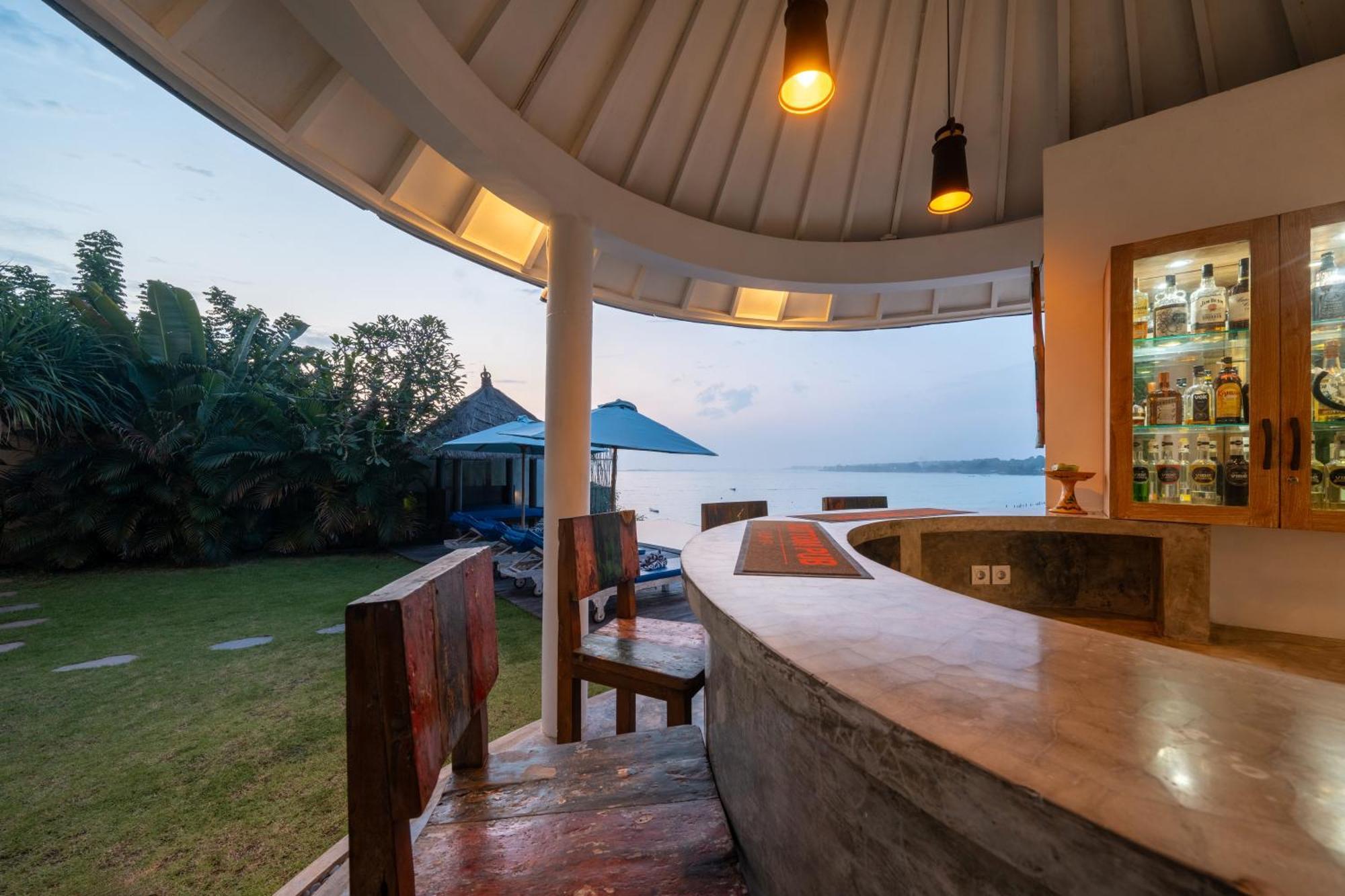 Ceningan Beachside Villas Nusa Lembongan  Exterior photo