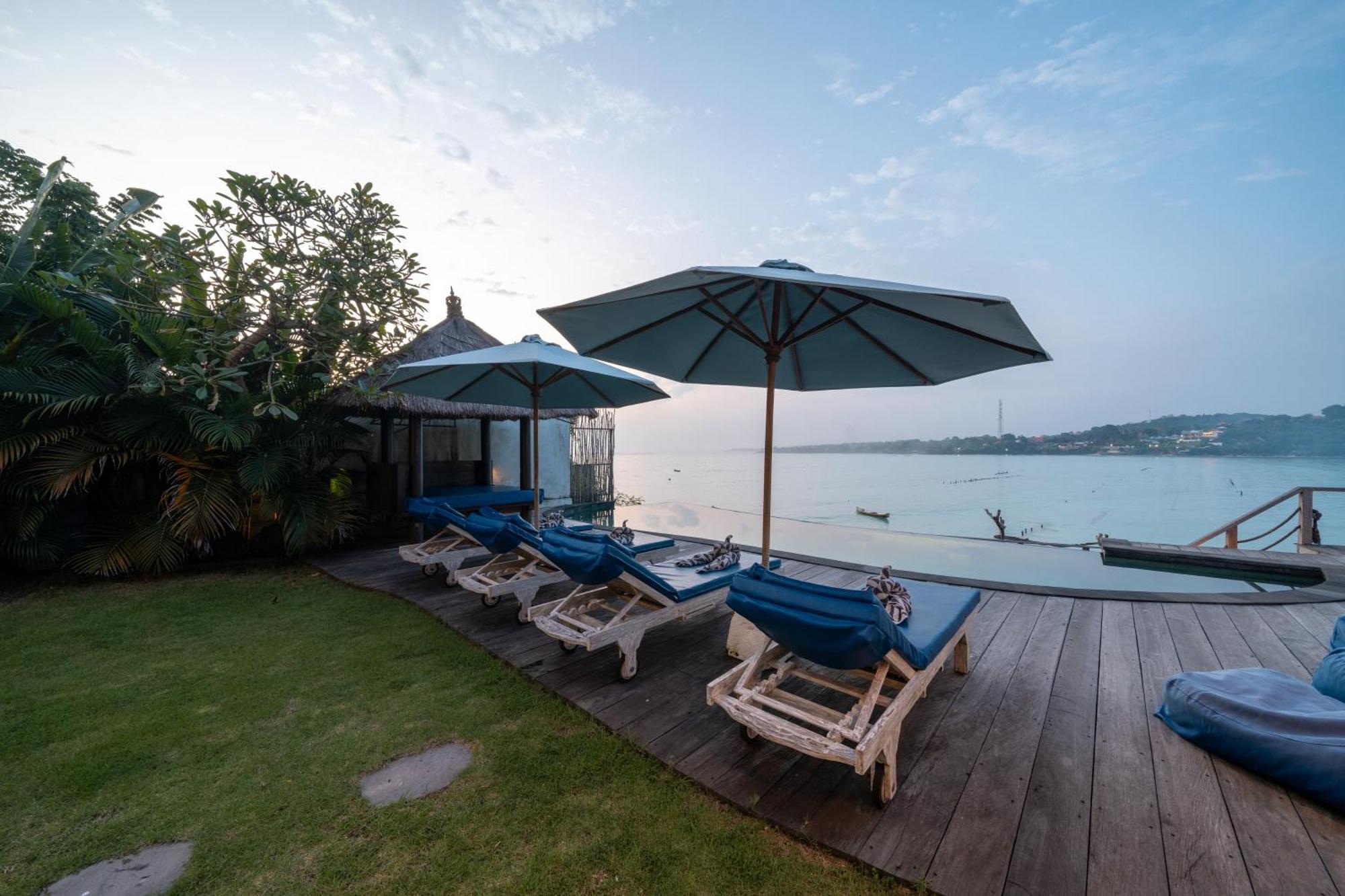 Ceningan Beachside Villas Nusa Lembongan  Exterior photo